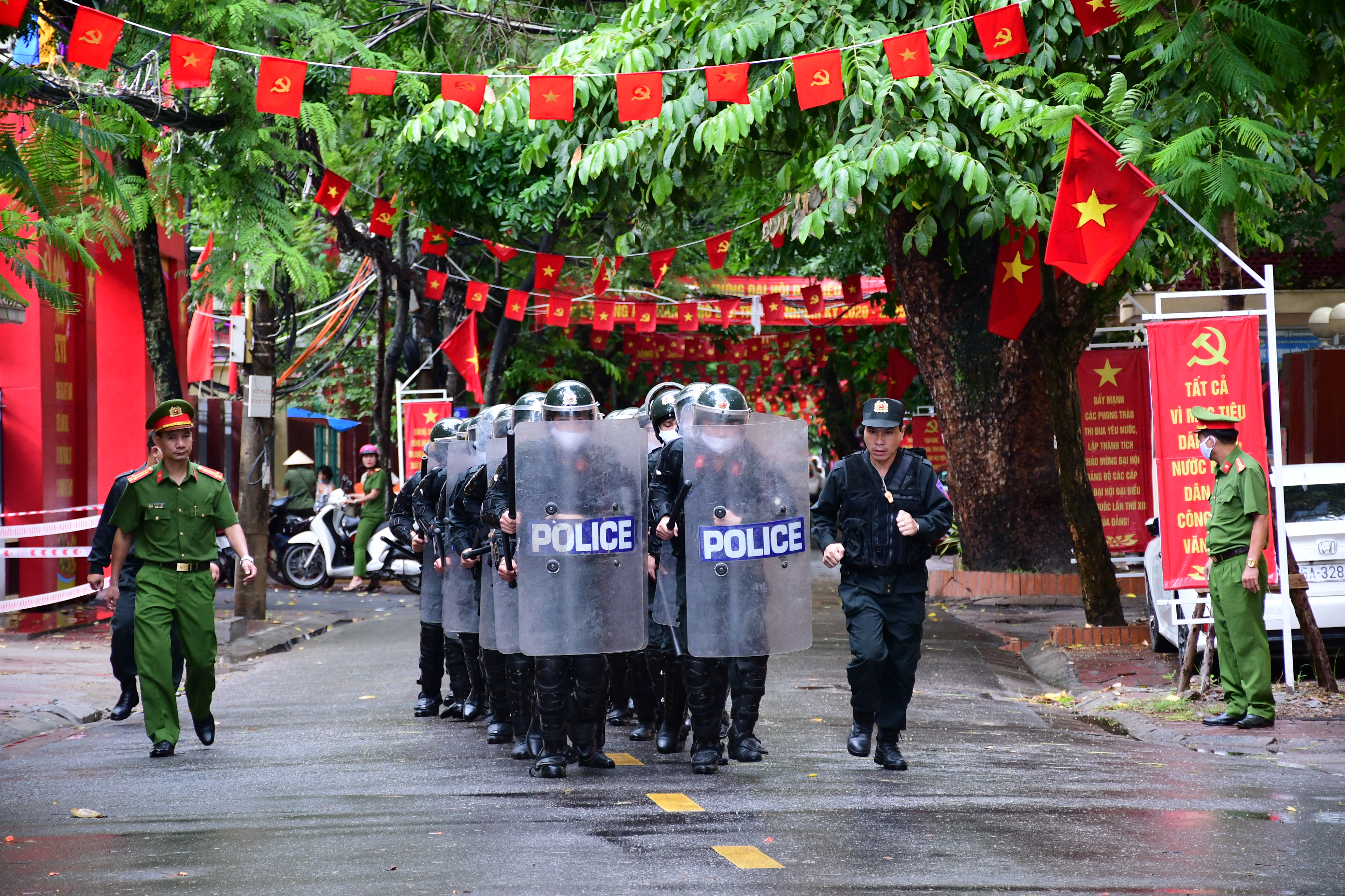 Ra quân thực hiện Đợt cao điểm tấn công trấn áp tội phạm, bảo vệ Đại hội XIII của Đảng và Tết Nguyên đán Tân Sửu 2021